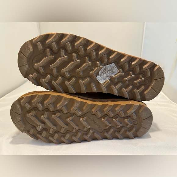 NWOT BearPaw Boots with faux fur lining - Picture 6 of 6